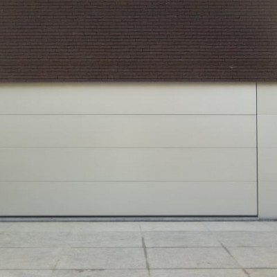 Poorten in zelfde vlak - prijzen garage poorten,sectionale poorten privé , prijzen zonnewering 
