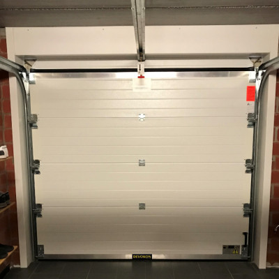 Vertikale belijning stalen panelen - prijzen garage poorten,sectionale poorten privé , prijzen zonnewering 