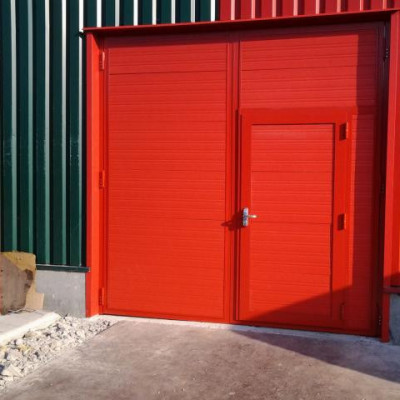 Stalen + aluminium deuren - Stalen en alu deuren  op maat, dockshelters en dock levellers