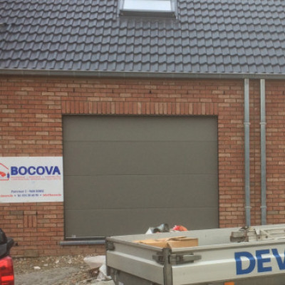 Staal glad zonder profilering - prijzen garage poorten,sectionale poorten privé , prijzen zonnewering 